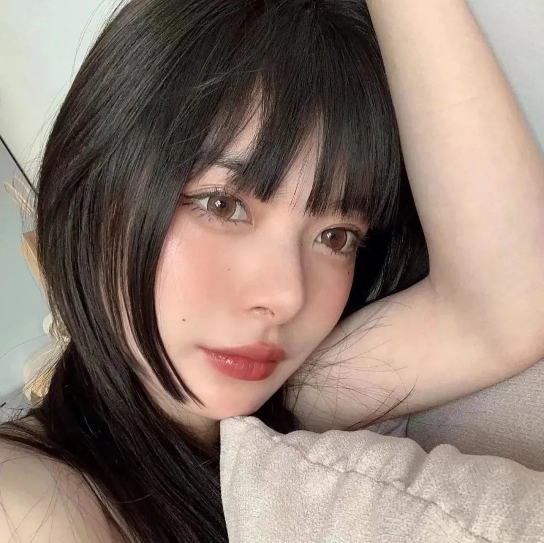加油站的女孩